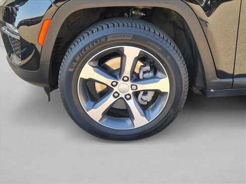Used 2023 Jeep Grand Cherokee 4WD 4xe image 9
