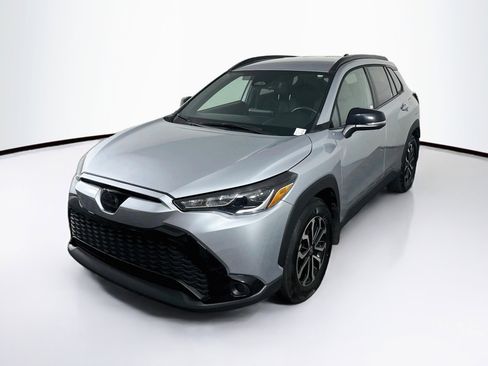 Used 2025 Toyota Corolla Cross AWD Hybrid image 3