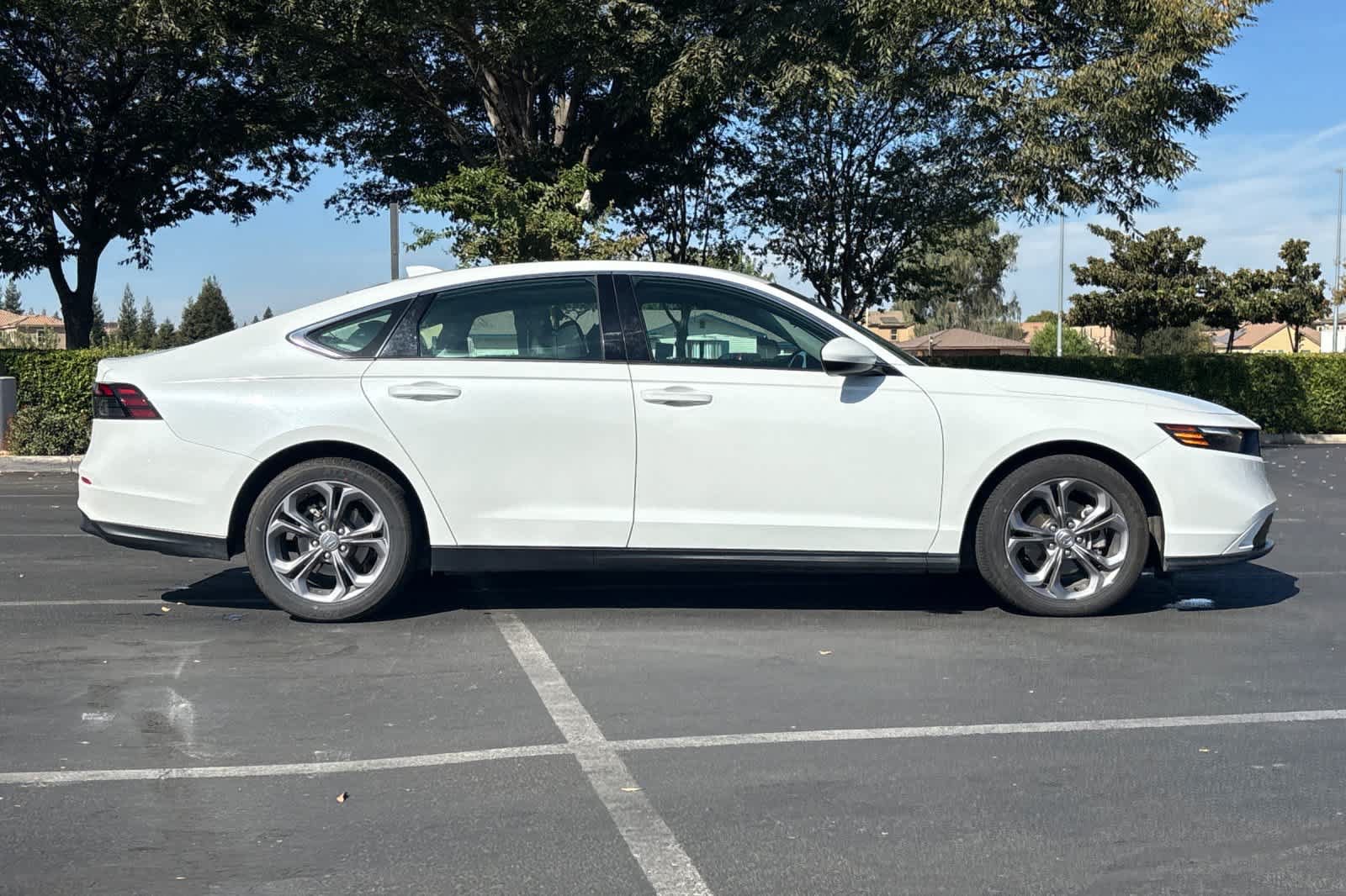 Used 2024 Honda Accord EX image 9