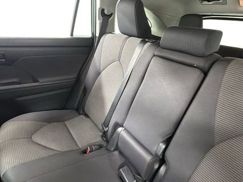 Used 2024 Toyota Highlander LE image 14