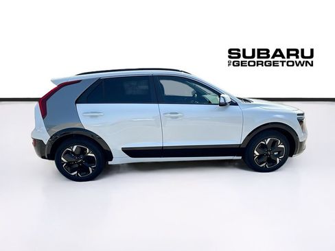 Used 2023 Kia Niro Wave FWD image 8