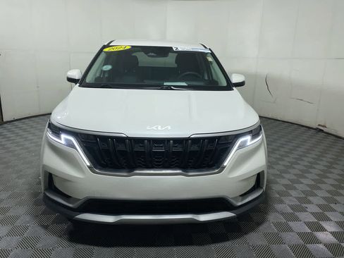 Used 2024 Kia Carnival LX image 10