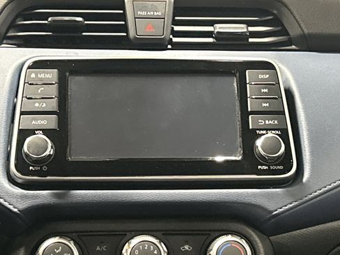 Used 2025 Nissan Versa SV image 18