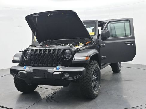Used 2023 Jeep Wrangler Unlimited w/ Cold Weather Group AWD/4WD image 42