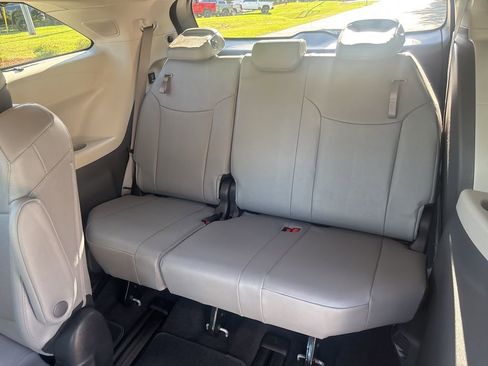 Used 2024 Toyota Sienna Limited AWD/4WD image 41