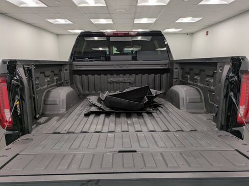 Used 2022 GMC Sierra 1500 AT4 w/ AT4 Premium Package image 24