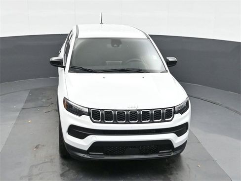 Used 2025 Jeep Compass Sport image 32
