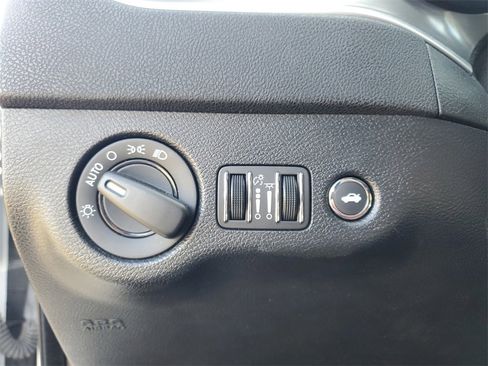 Used 2022 Dodge Charger SXT image 14