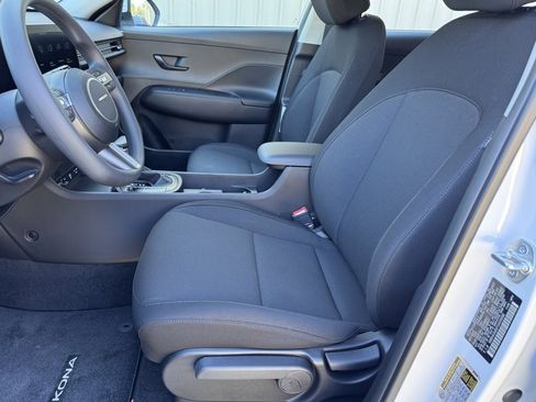 New 2026 Hyundai Kona SE image 6