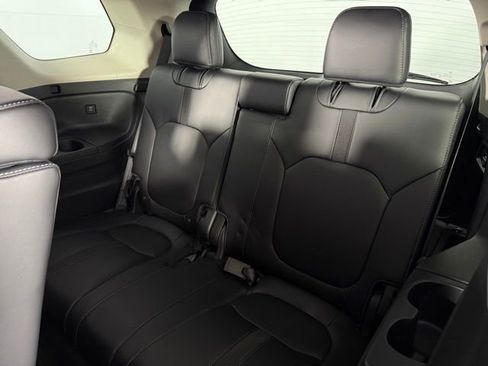 Used 2025 Honda Pilot EX-L image 18