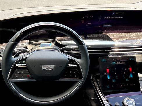 New 2025 Cadillac Escalade IQ Sport 1 w/ LPO, ONYX Package image 4