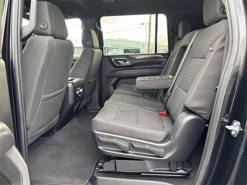 Used 2023 GMC Yukon XL SLE image 25