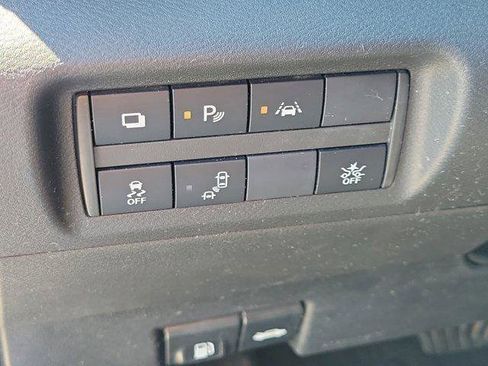 Used 2021 Nissan Kicks S FWD image 18