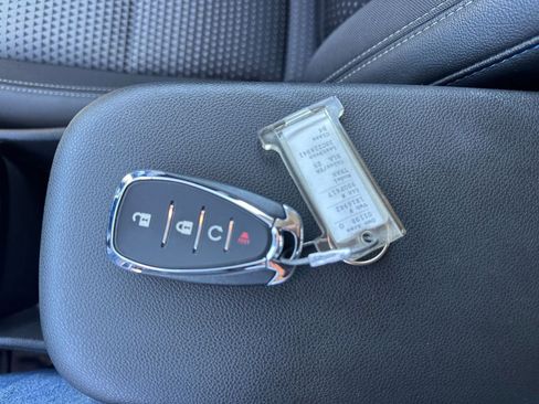 Used 2025 Chevrolet Trax LT image 22