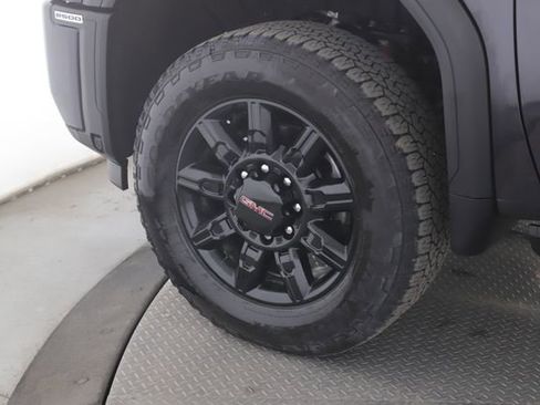 Used 2026 GMC Sierra 2500 AT4 w/ Technology Package AWD/4WD image 13