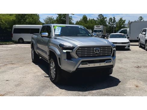 Used 2024 Toyota Tacoma Limited AWD/4WD image 3