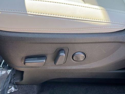 New 2025 Kia Telluride EX w/ EX Captain's Chair Package image 14