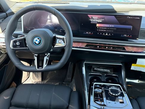 New 2026 BMW i7 xDrive60 w/ Executive Package AWD/4WD image 19