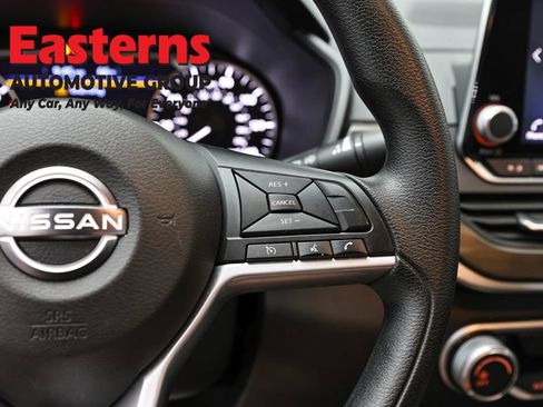 Used 2025 Nissan Altima 2.5 SV FWD image 16