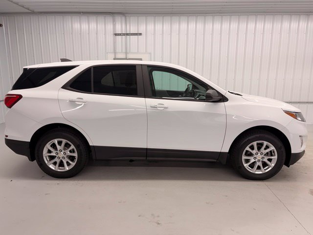Used 2020 Chevrolet Equinox LS w/ LS Convenience Package AWD/4WD image 6