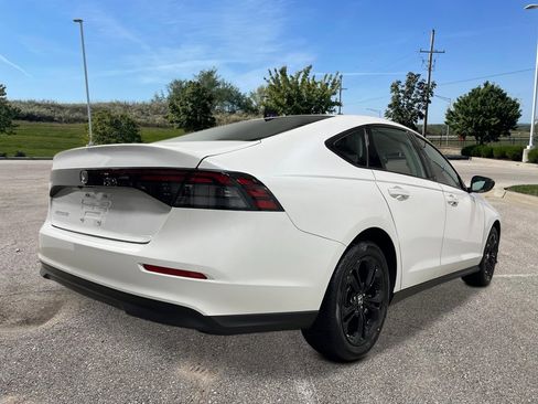 New 2025 Honda Accord SE image 5