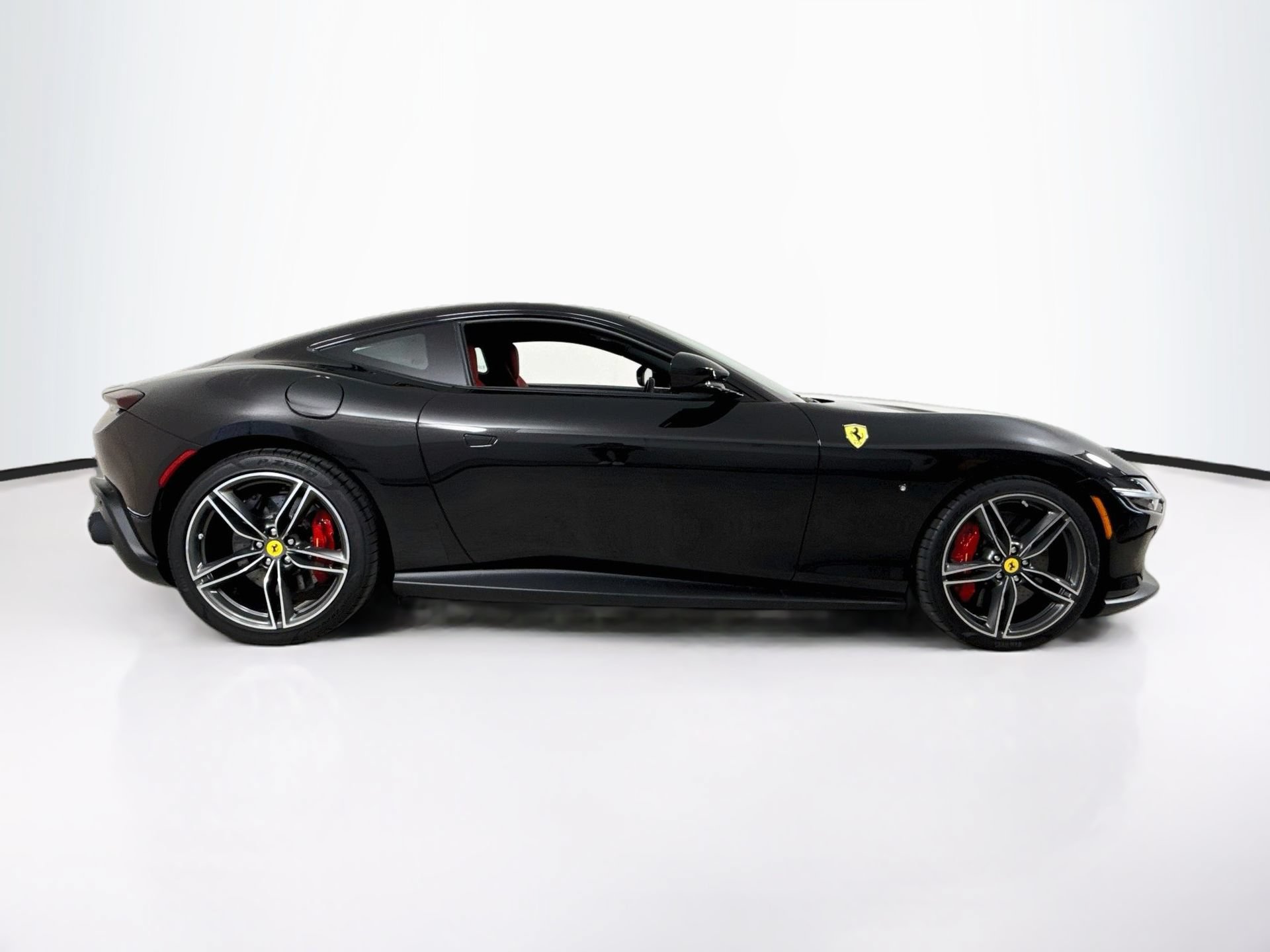 Certified 2022 Ferrari Roma RWD image 8