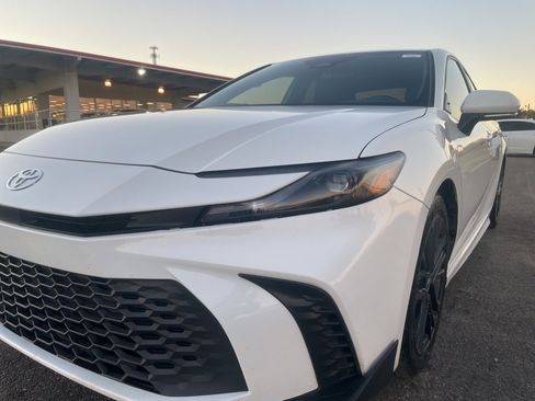 Used 2025 Toyota Camry SE image 10