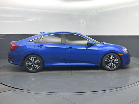 Used 2018 Honda Civic EX-T image 2