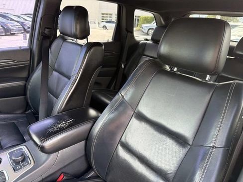 Used 2016 Jeep Grand Cherokee Limited w/ Luxury Group II AWD/4WD image 11