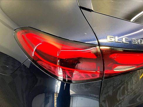 Used 2023 Mercedes-Benz GLC 300 4MATIC image 28