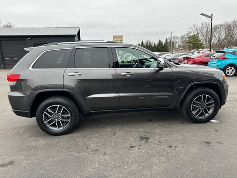 Used 2019 Jeep Grand Cherokee Limited image 2