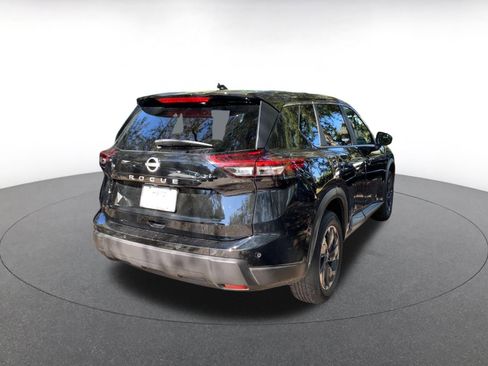 Used 2025 Nissan Rogue SV image 7