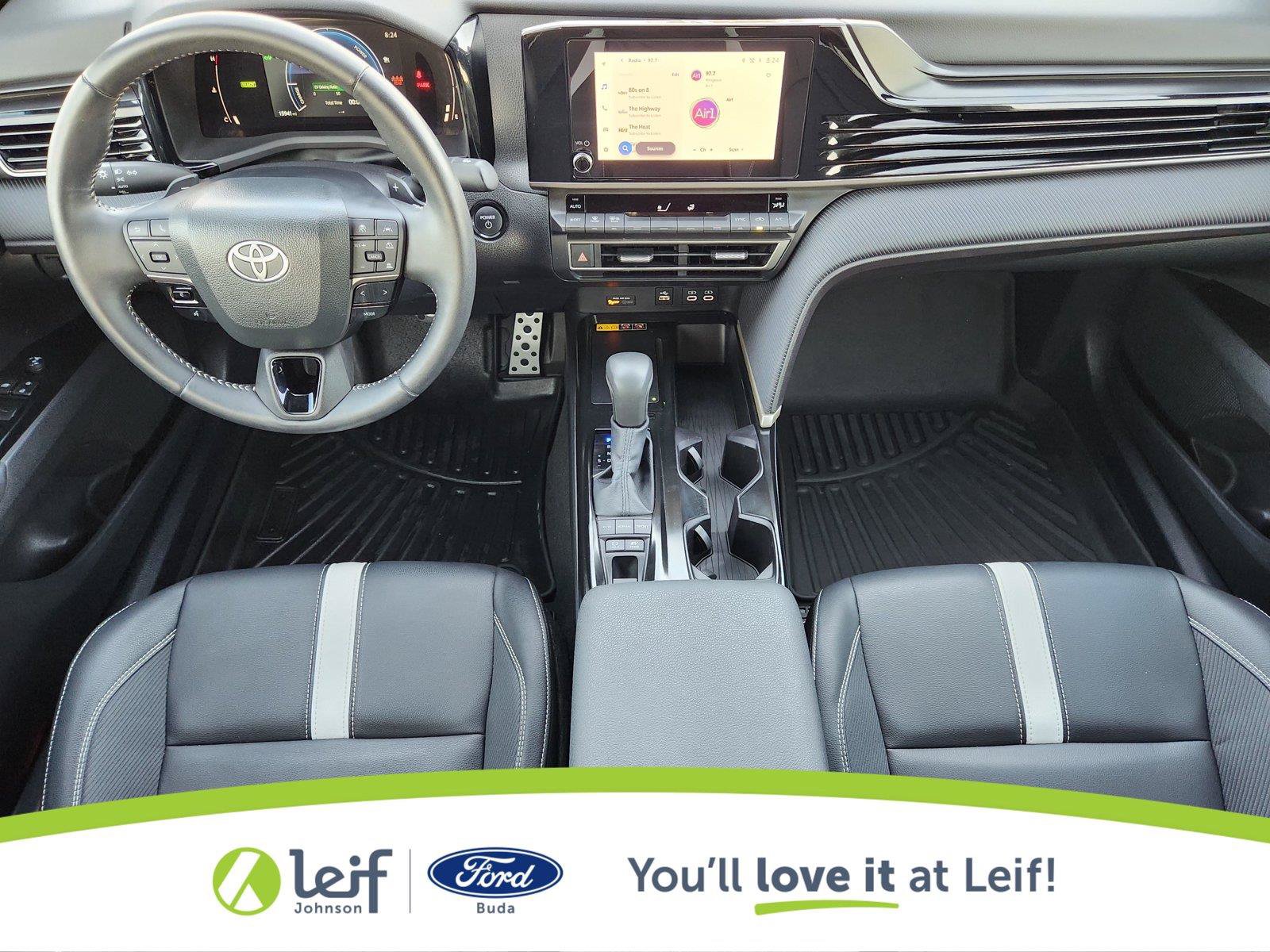 Used 2025 Toyota Camry SE w/ Convenience Package FWD image 19