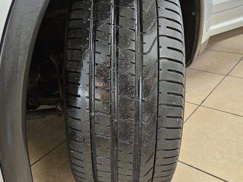 Used 2018 Porsche Cayenne Platinum Edition image 43