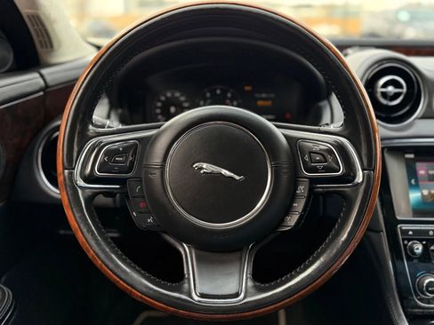Used 2017 Jaguar XJ L Portfolio image 25