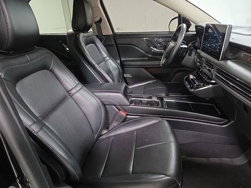 Used 2023 Lincoln Corsair Reserve image 17