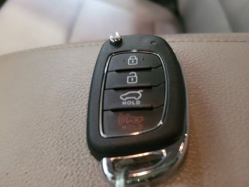 Used 2018 Hyundai Tucson SE FWD image 32