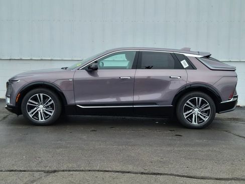 New 2025 Cadillac Lyriq Luxury w/ LPO, Floor Liner Package image 6