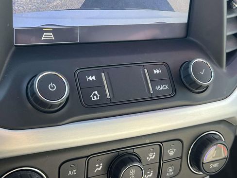 Used 2022 GMC Acadia SLT AWD/4WD image 31