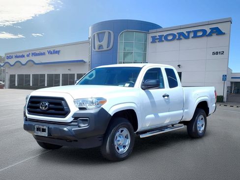 Used 2020 Toyota Tacoma SR RWD image 1