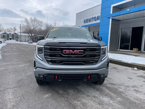 Used 2025 GMC Sierra 1500 AT4 w/ AT4 Premium Package image 2