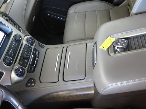 Used 2018 GMC Yukon Denali w/ Denali Ultimate Package image 24