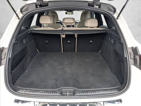 Used 2023 Mercedes-Benz GLC 300 image 6