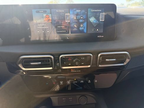 Used 2027 Nissan Sentra SR w/ Floor Mat Package FWD image 16
