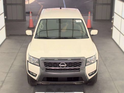 Certified 2025 Nissan Frontier SV w/ SV Convenience Package RWD image 12