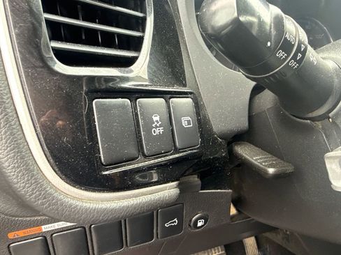 Used 2018 Mitsubishi Outlander GT AWD/4WD image 86