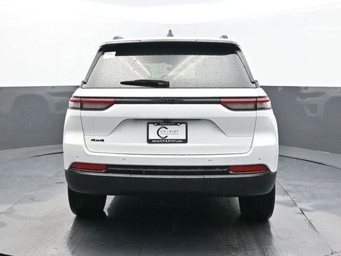 New 2025 Jeep Grand Cherokee Altitude AWD/4WD image 5