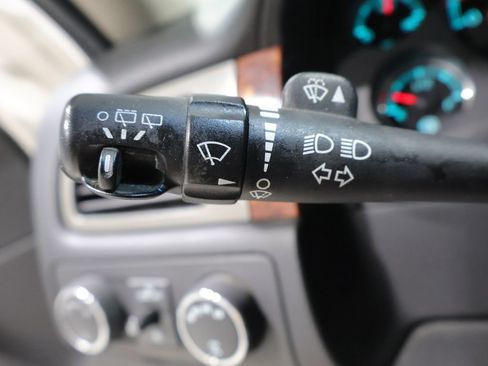 Used 2013 Chevrolet Suburban LTZ AWD/4WD image 34