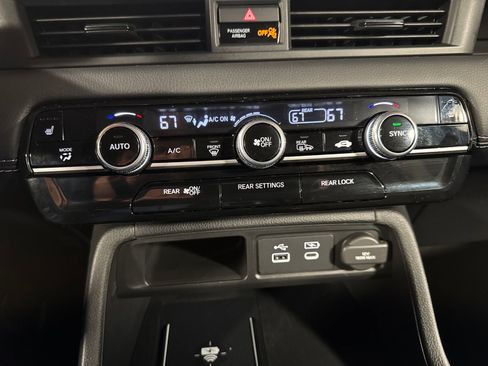 Used 2025 Honda Pilot EX-L image 22