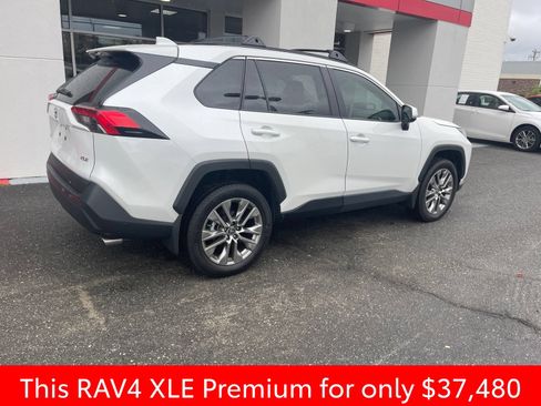 Used 2025 Toyota RAV4 XLE Premium w/ Weather Package FWD image 9